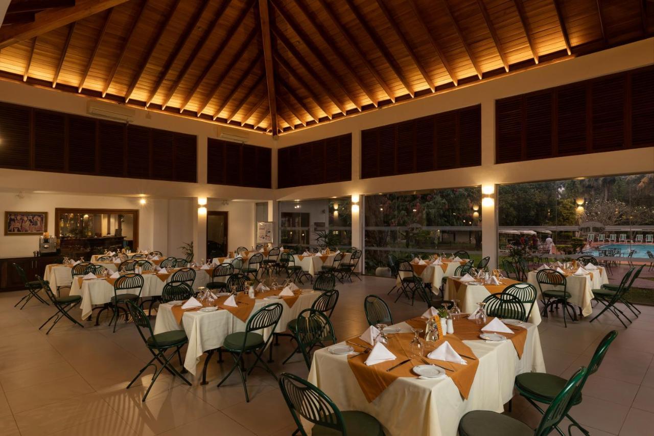 Tamarind Tree Hotel Negombo Buitenkant foto