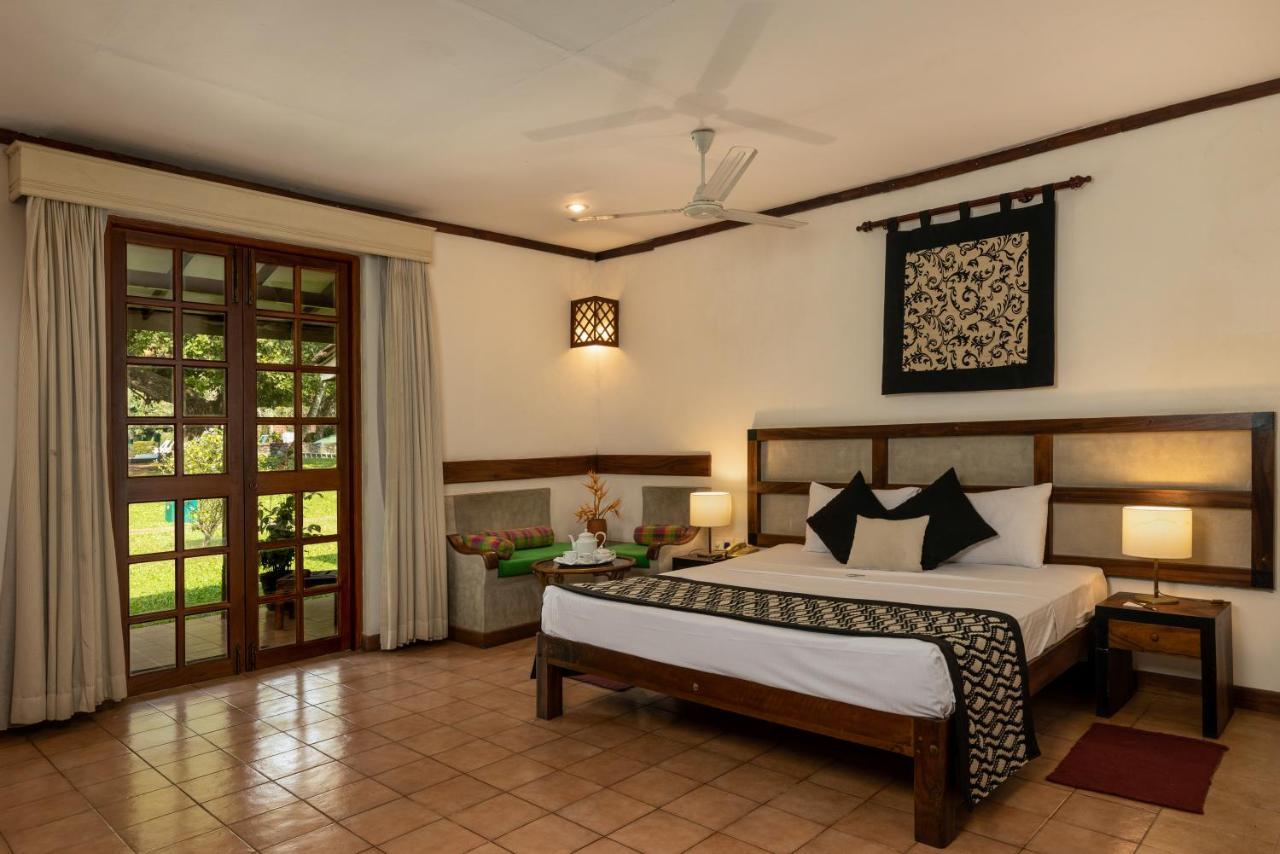 Tamarind Tree Hotel Negombo Buitenkant foto